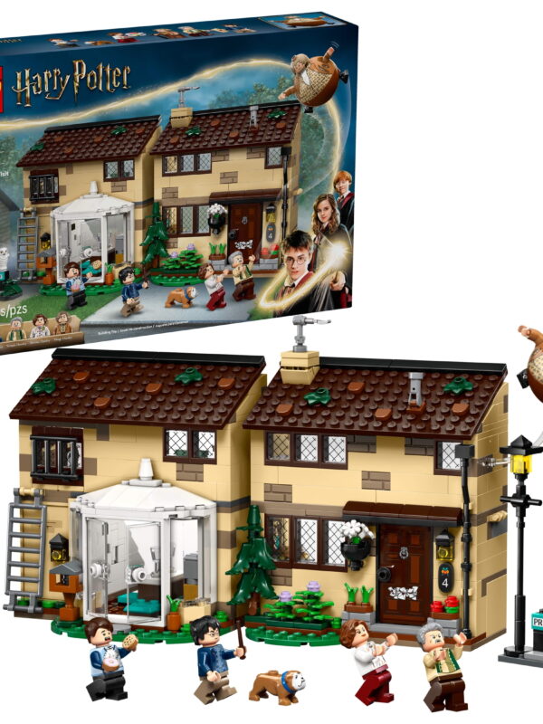 LEGO Harry Potter Privet Drive: Aunt Marge’s Visit Kids Toy - Buildable Book Nook and Room Decor for Boys and Girls, Ages 8+ - Gift for Christmas - Collectible Harry Potter Minifigure - 76451