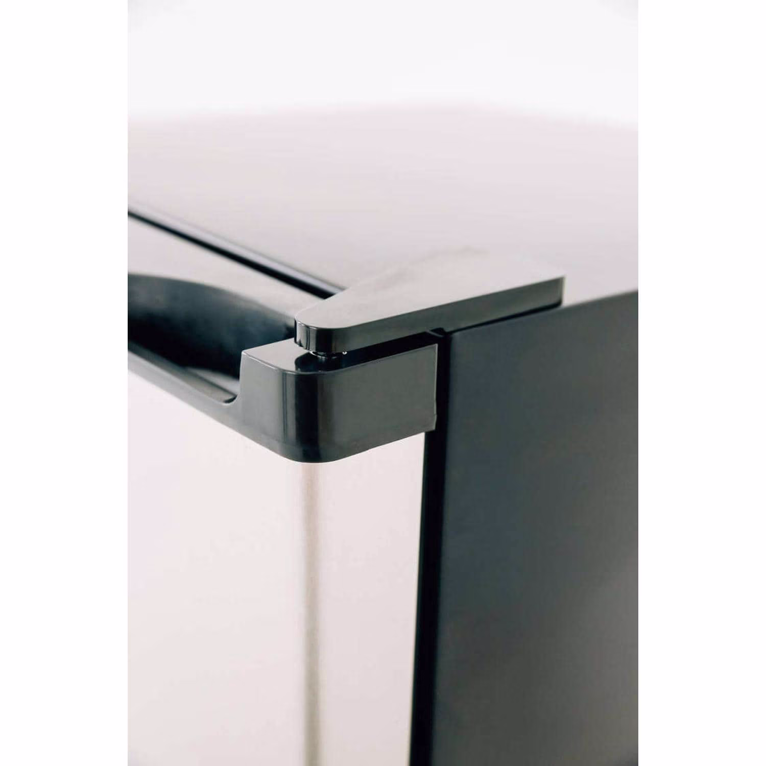 4.5c Compact Fridge - Image 4