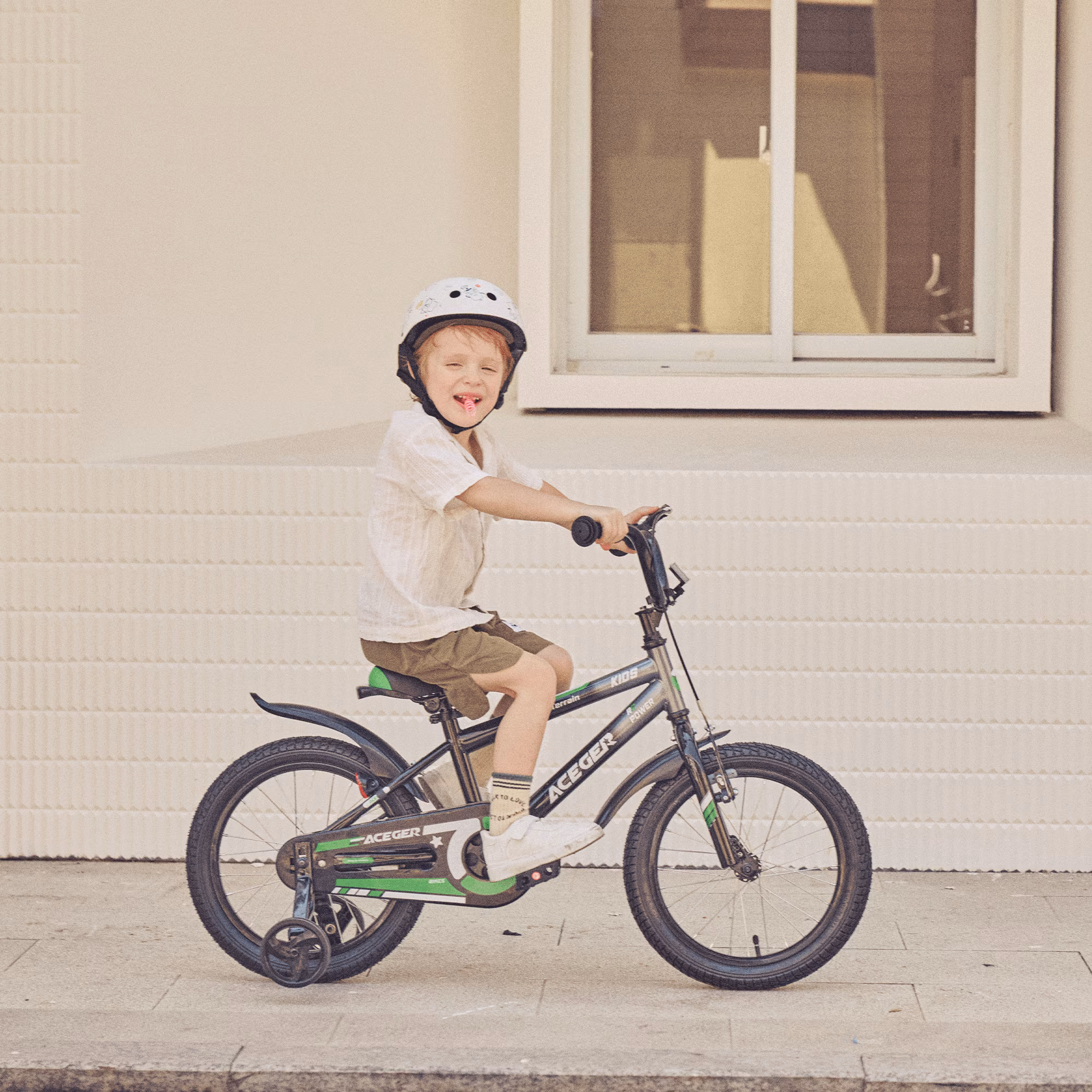 ACEGER Simon 16 Inch Boys Bike with Training Wheels for Ages 5-8, Green - Image 2