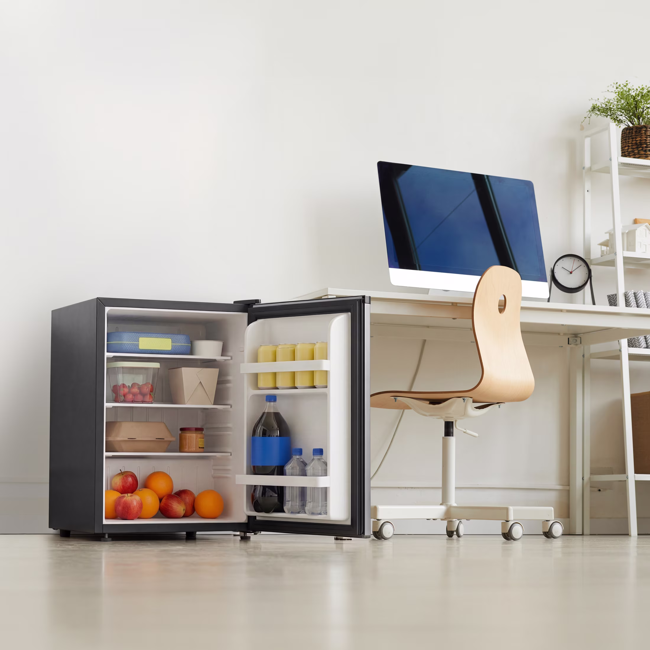 Avanti 2.6 Cu. Ft. Compact Refrigerator with Auto-Defrost, in Stainless (AVAR26F3S) - Image 3