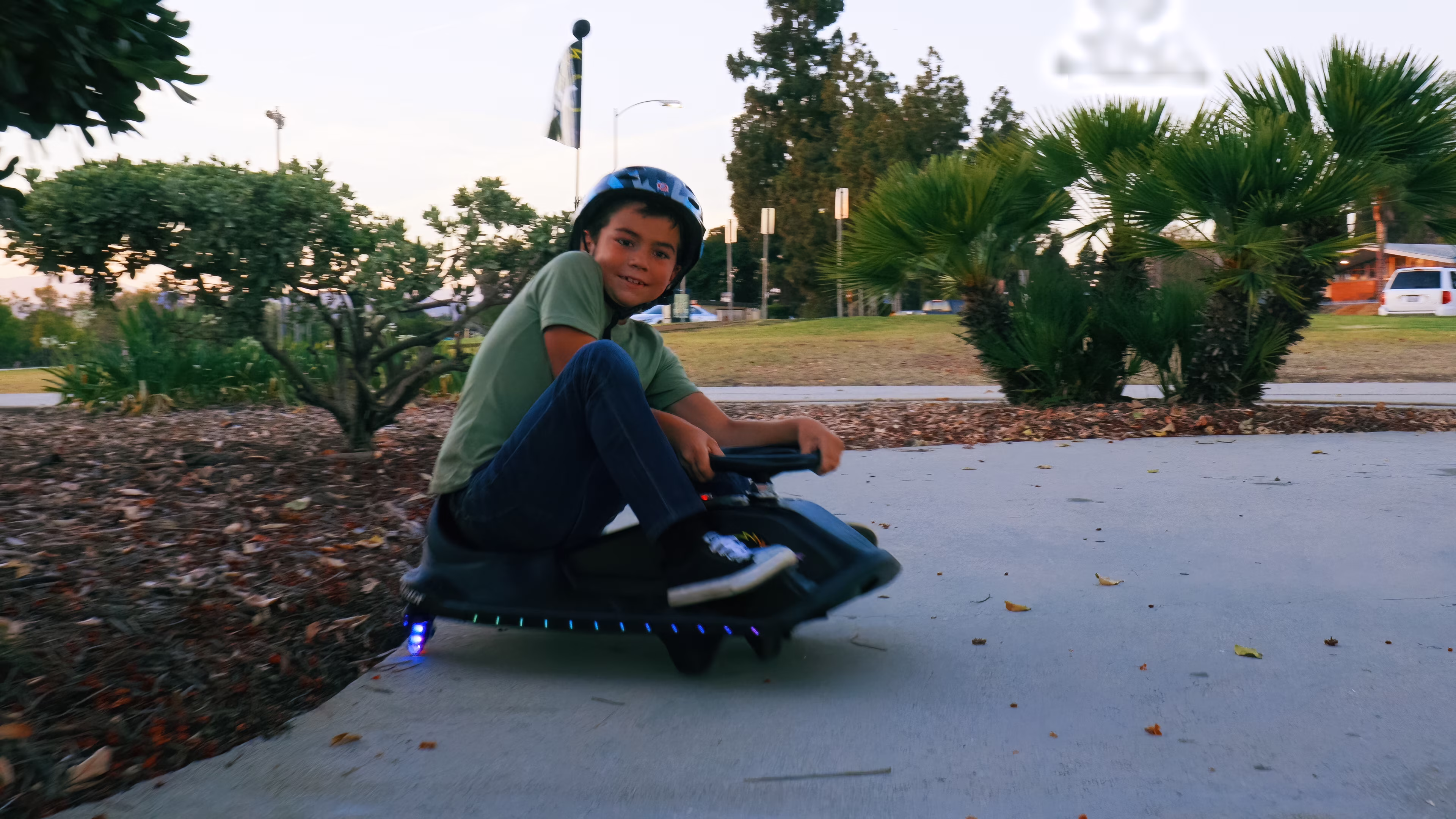 Crazy Cart Shift Lightshow by Razor - 12V Electric Drifting Go-Kart for Kids Ages 6+, up to 8 mph - Image 3