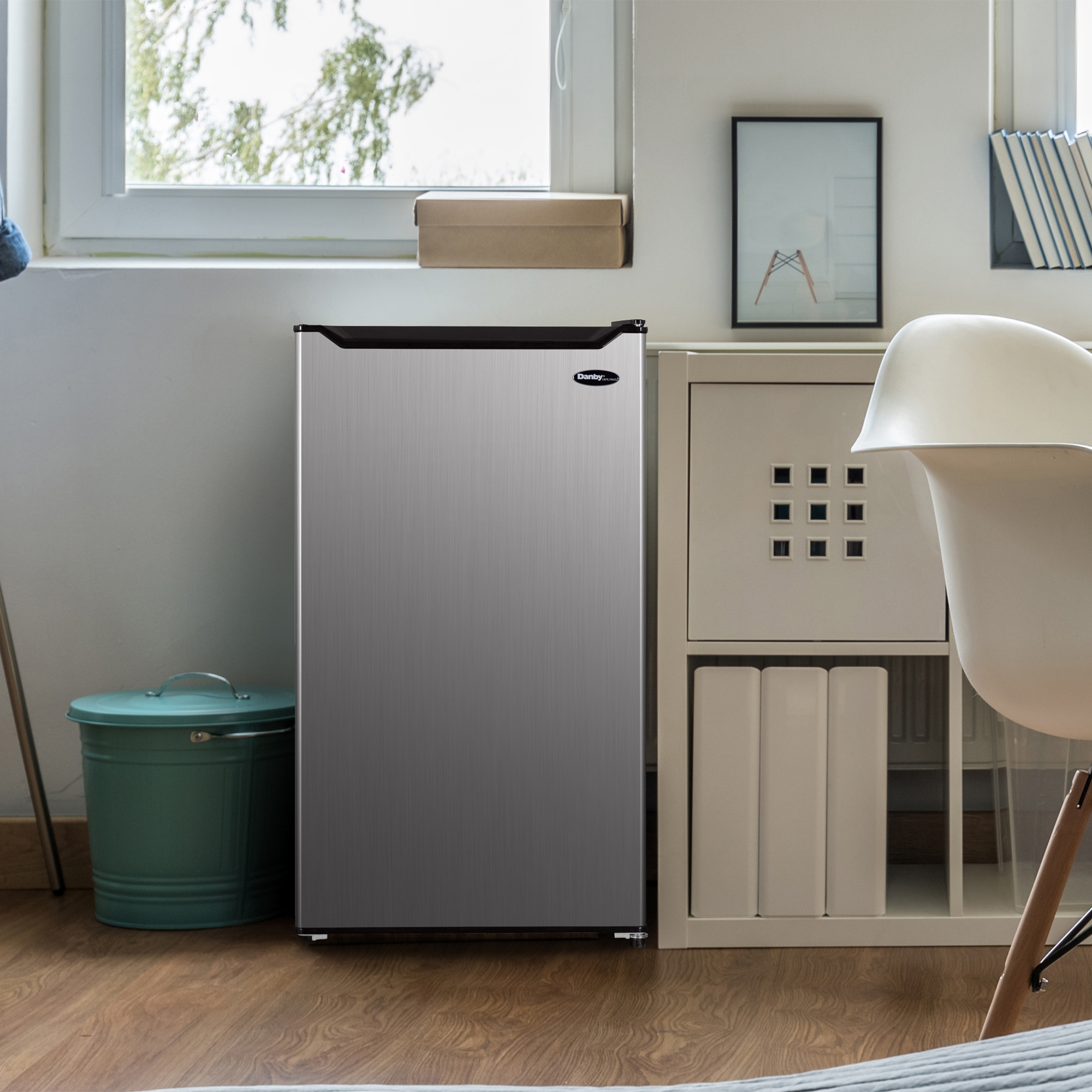 Danby 3.2 cu. ft. Compact Fridge in Stainless Steel (DAR032B2SLM) - Image 5