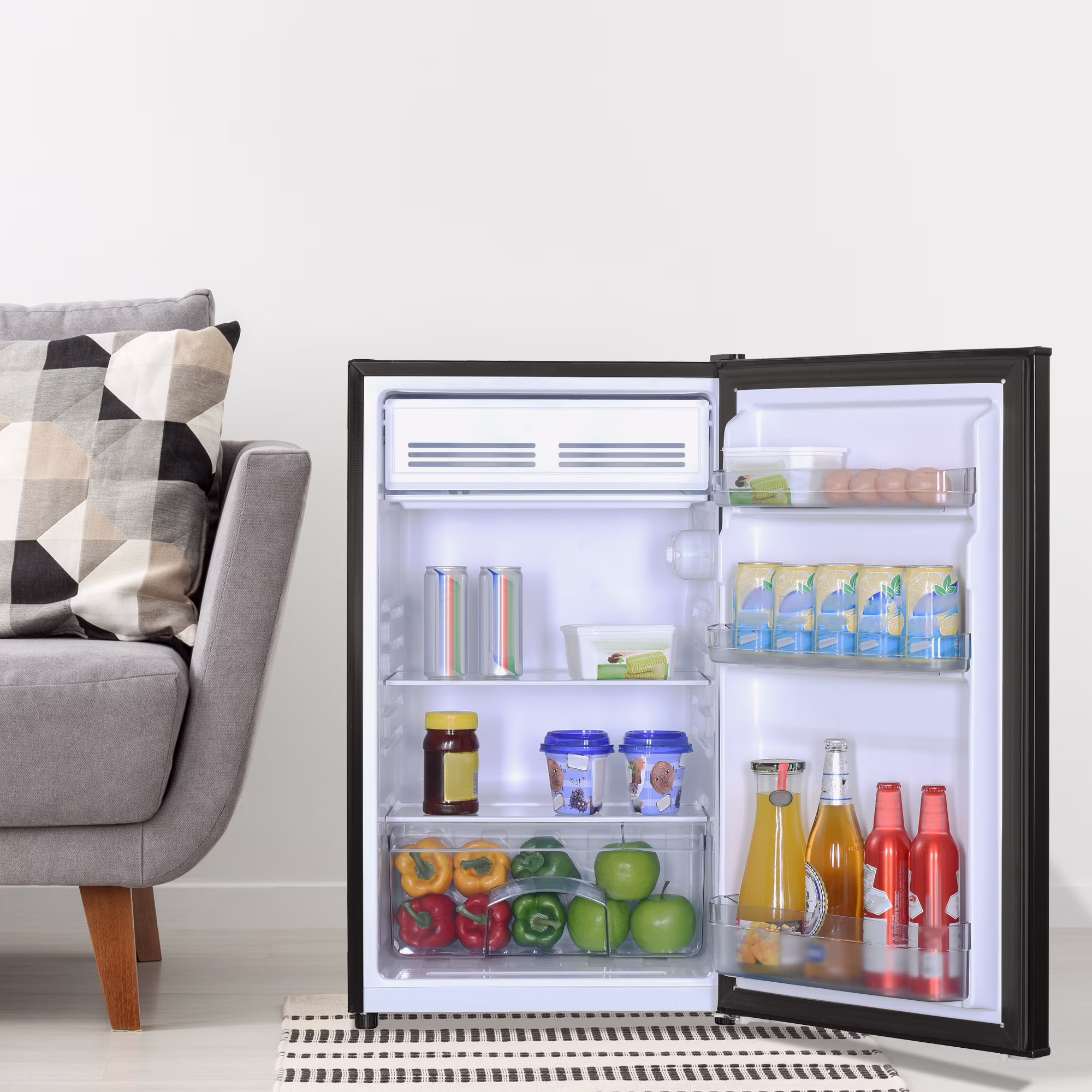 Danby 4.4 cu. ft. Compact Fridge in Black (DCR044B1BM) - Image 3