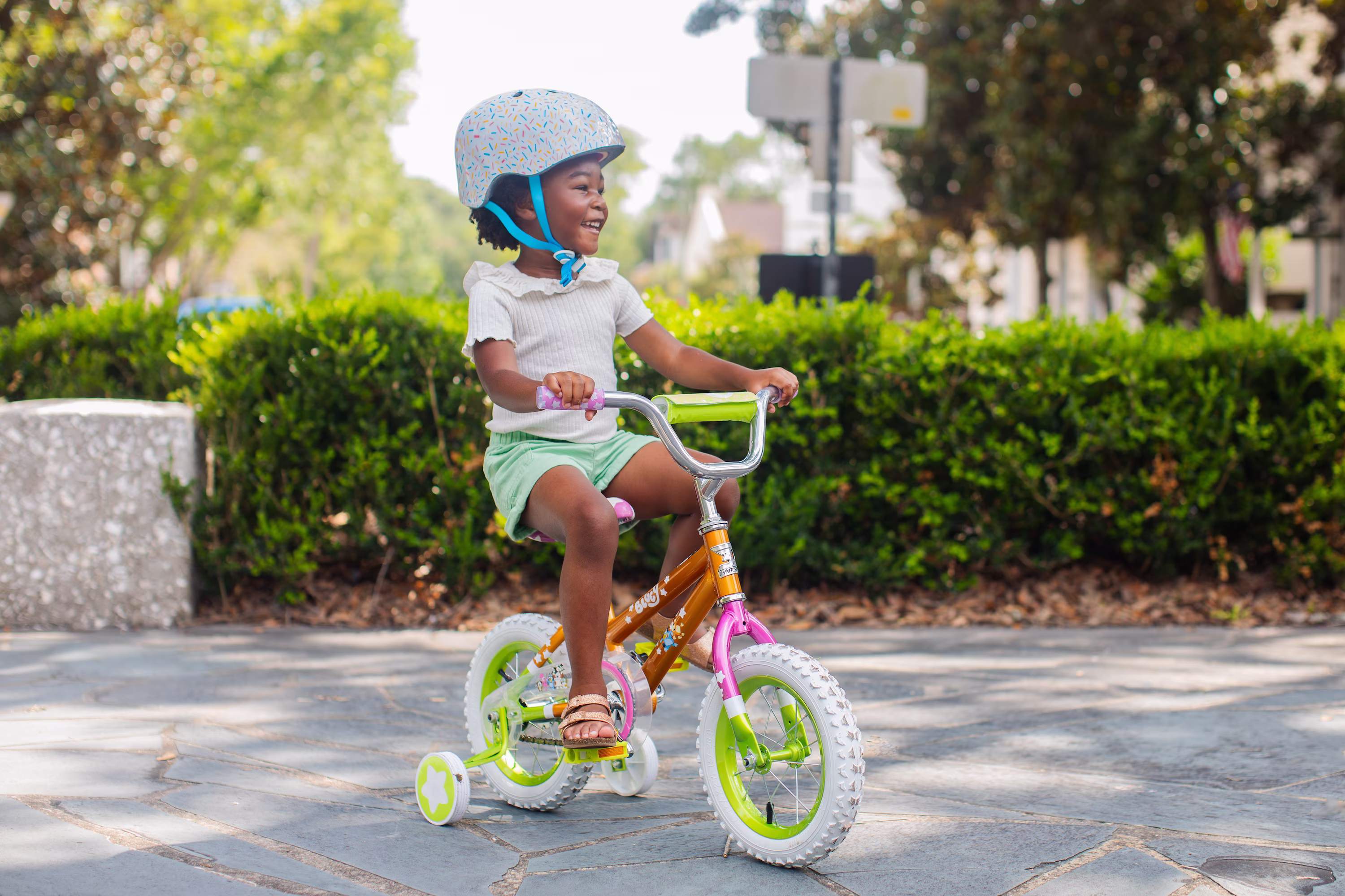 Dynacraft Bluey 12" Kids Bike - Vibrant Design, Sturdy Build, Easy Assembly - Ideal for Young Riders - Image 4