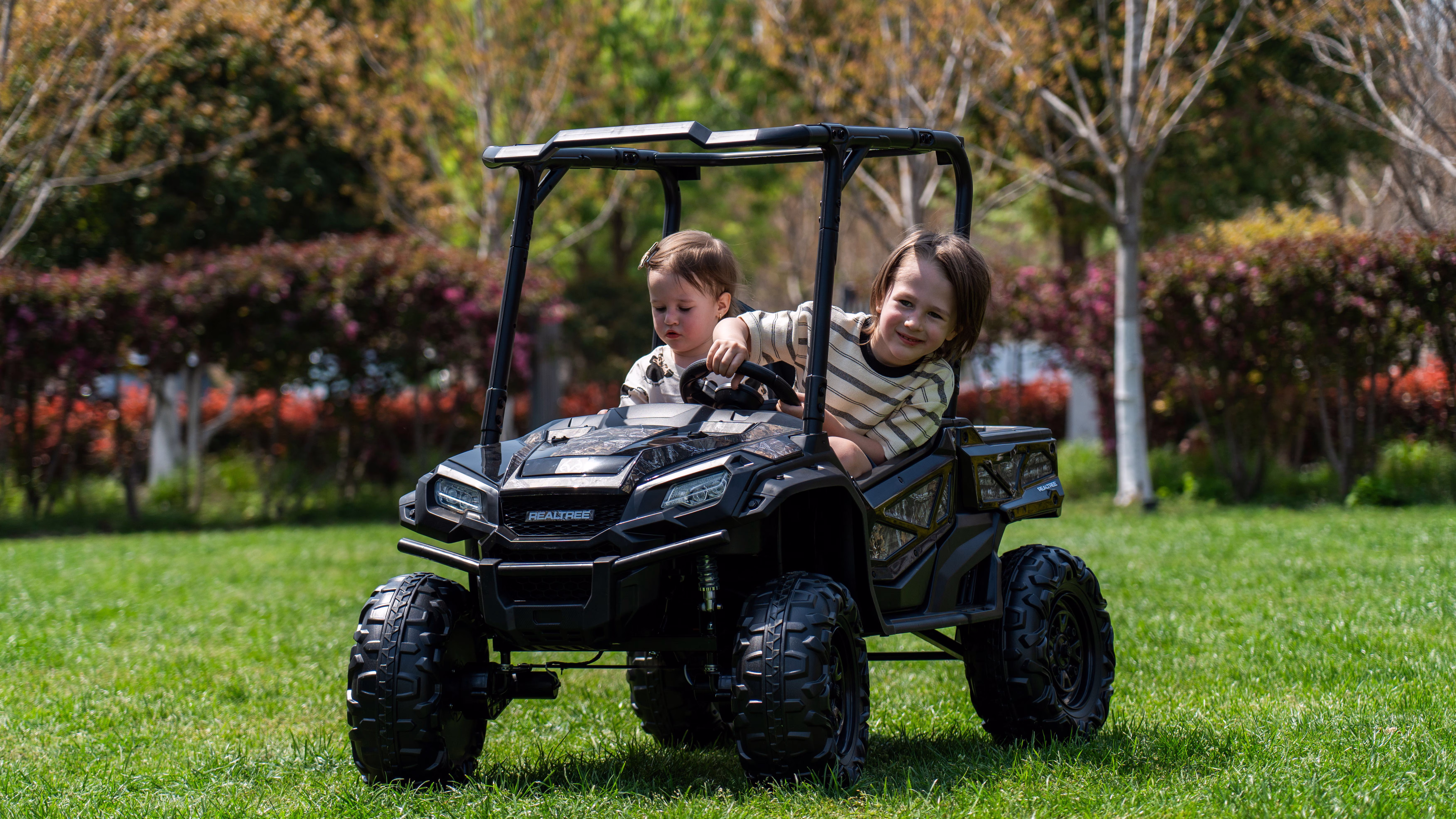 Realtree XD 24V Battery-Powered Ride-On UTV for Kids with Remote Control, Lights and Sounds - Image 4