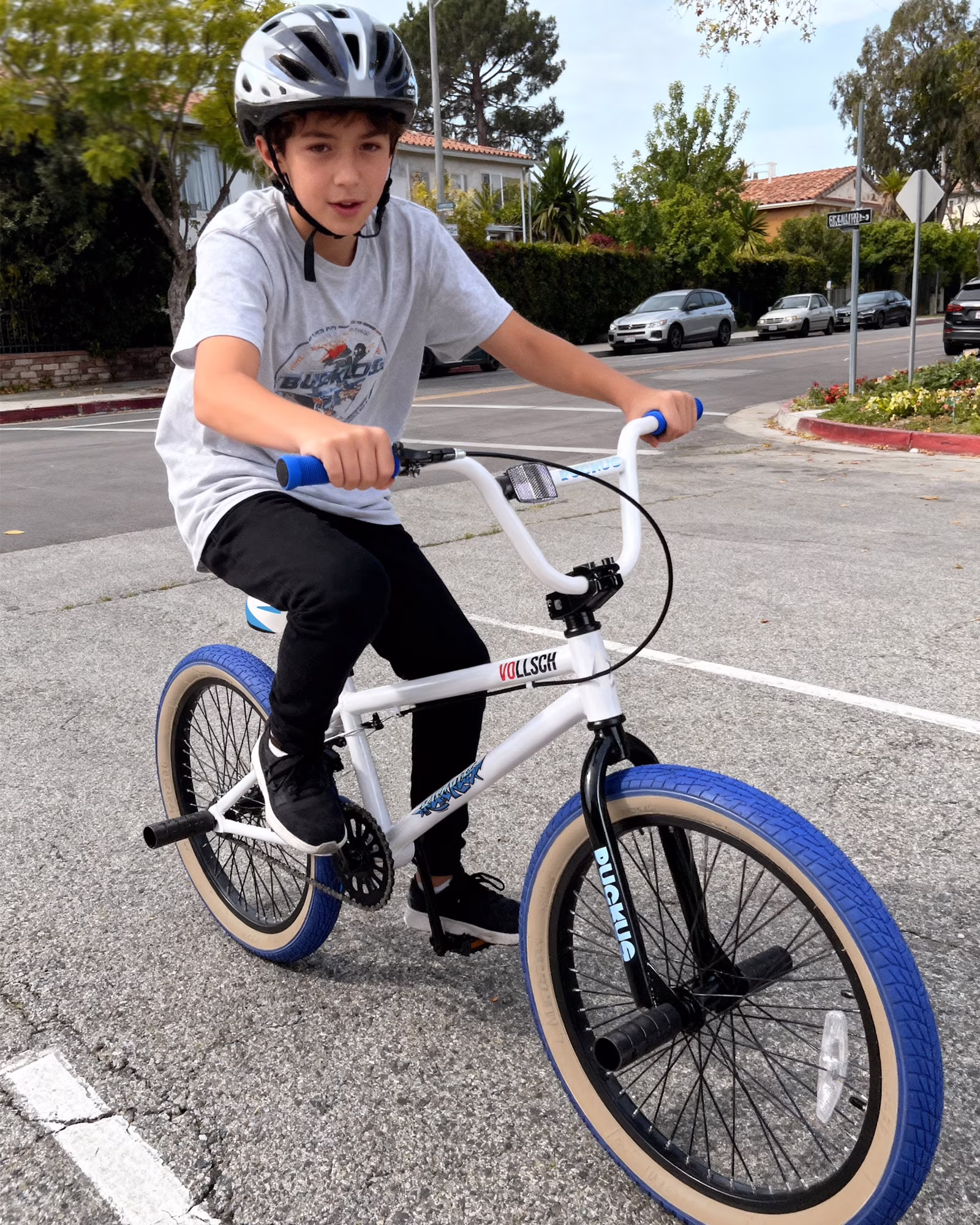 Vollsch Freestyle BMX Bikes 20 Inch Kids Bicycle for 8-15 Years Old Teens, Boys, Girls, Beginner-Lever Riders, White with Blue Tires - Image 5
