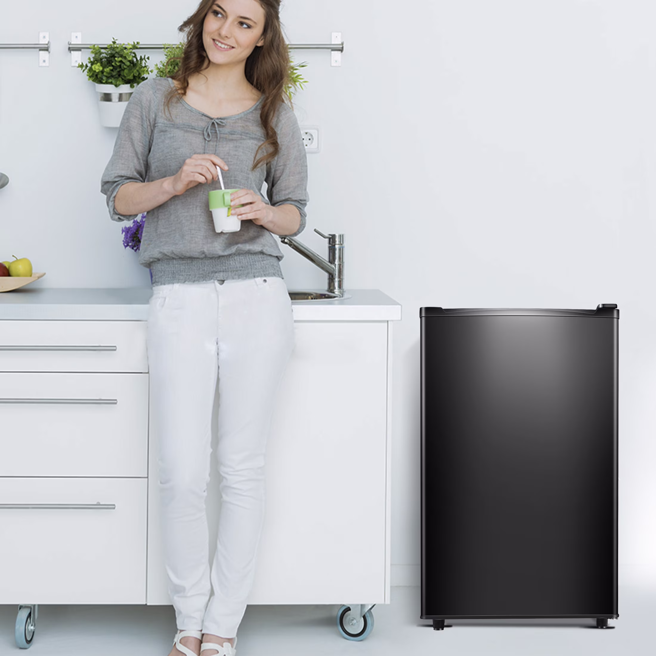 WANAI 3.2 cu.ft Adjustable Temp Single Door Mini Fridge, Black - Image 4